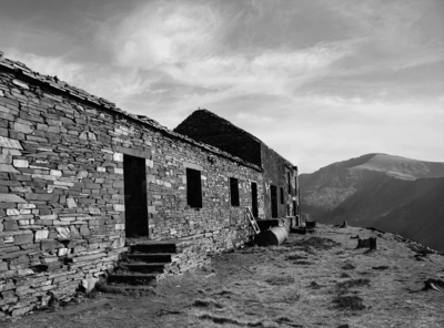 12 old quarry buildings - sh